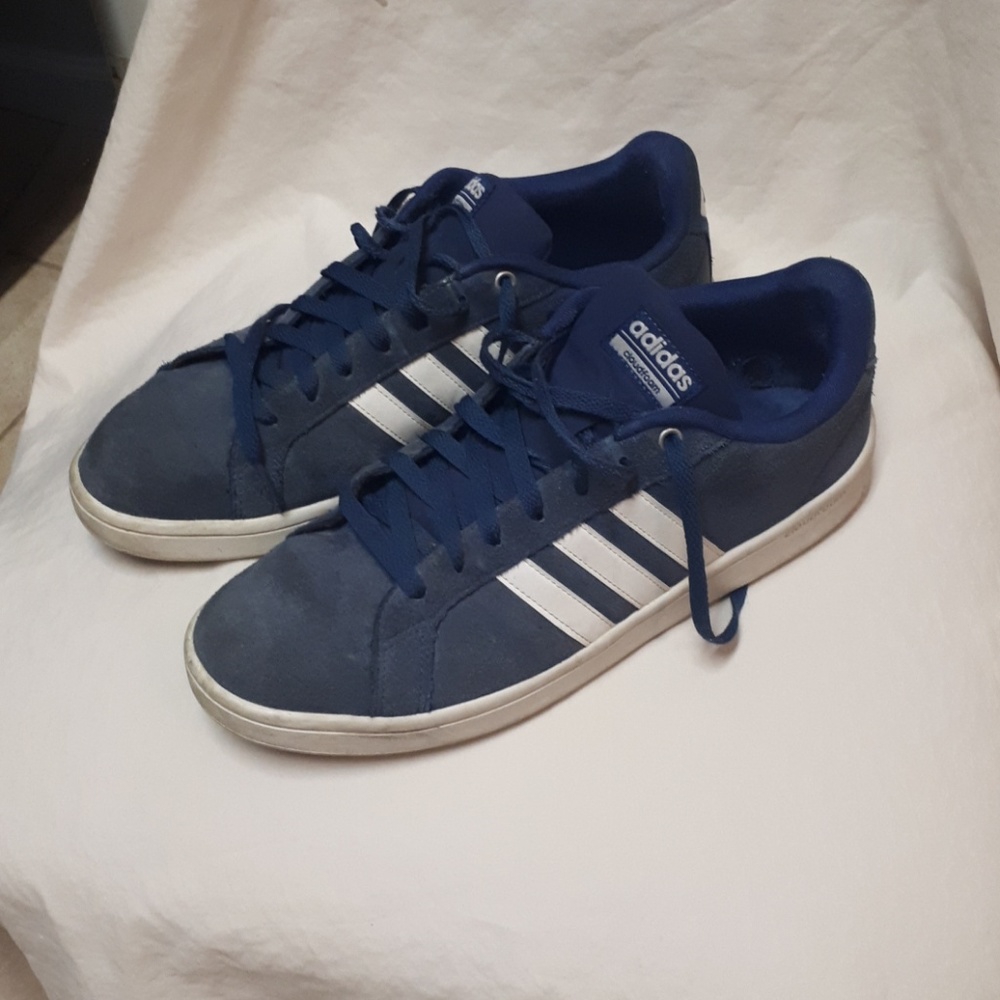Adidas Cloudfoam casual sneaker size 11